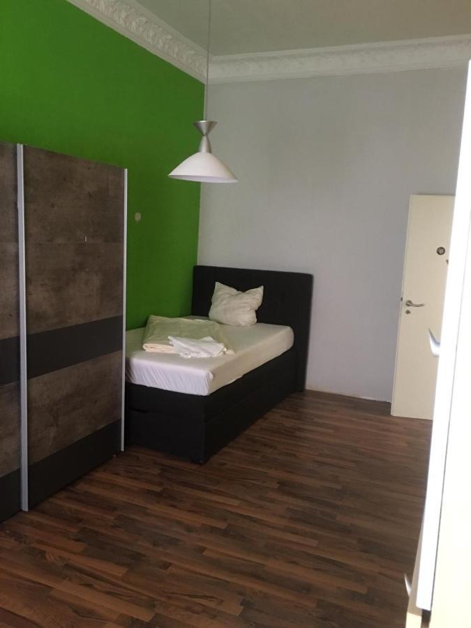 Zimmer Im Dachgeschoss Kaiserslautern Extérieur photo