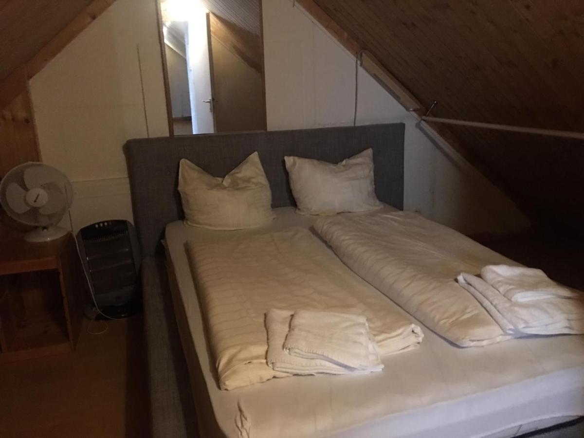 Zimmer Im Dachgeschoss Kaiserslautern Extérieur photo