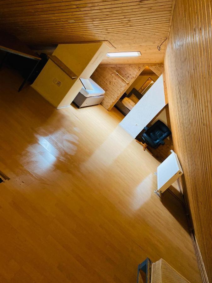 Zimmer Im Dachgeschoss Kaiserslautern Extérieur photo